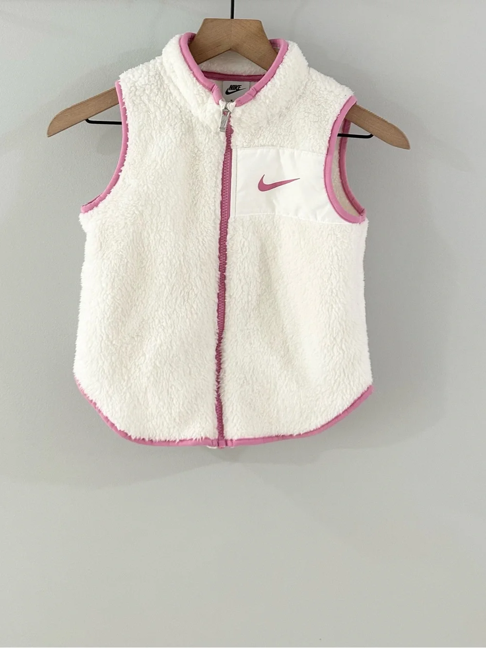Nike Girl’s Sherpa Fleece Vest // White & Pink // Medium (5-6 Years)